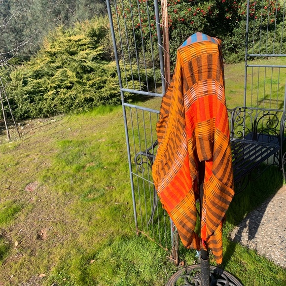 Shades of orange stripe print shawl/wrap , a great layering statement piece,HP25 - Picture 2 of 5